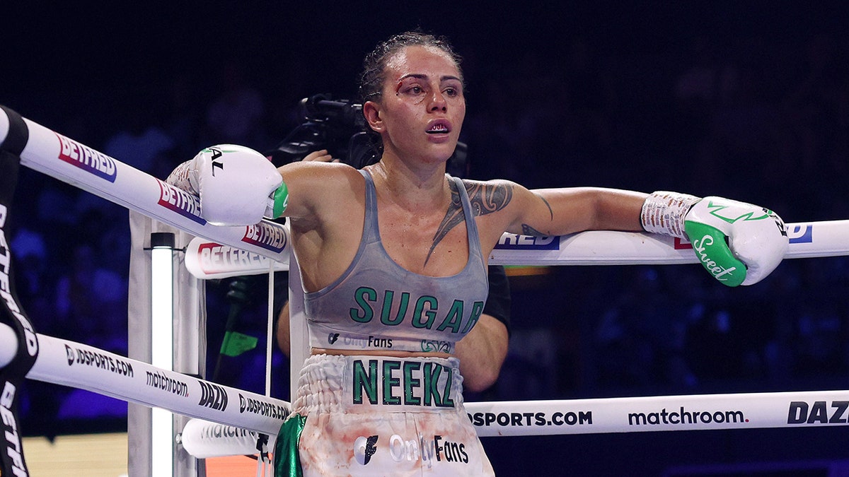 Ring announcer resigns following post-fight controversy that shook the boxing world