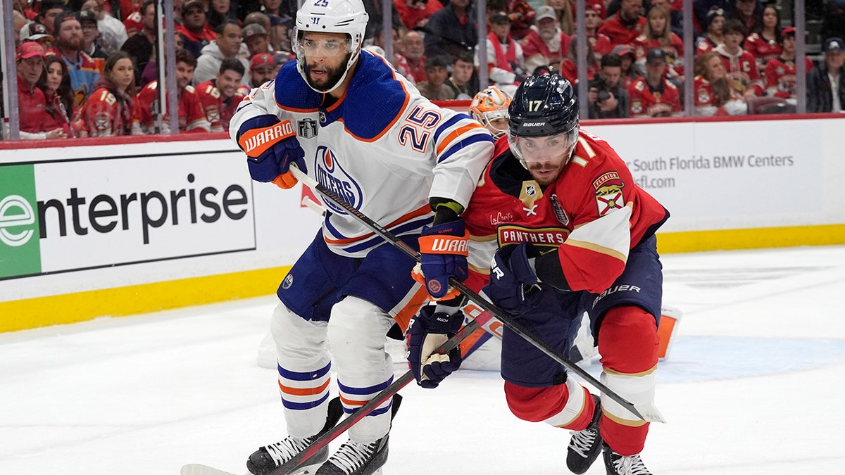 Panthers’ Sergei Bobrovsky puts on goal-stopping show to help secure Game 1 win in Stanley Cup finals