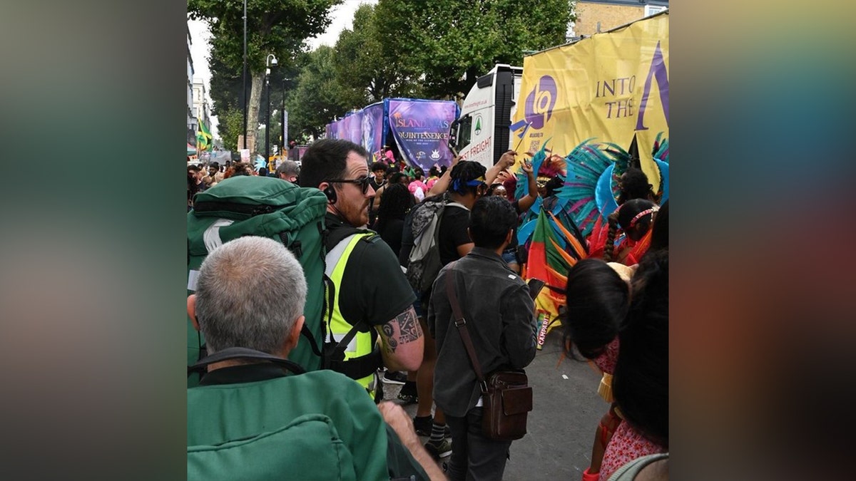 People stabbed, police assaulted at Notting Hill Carnival in London