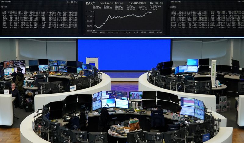 Europe stocks come off record highs as IT stocks drag