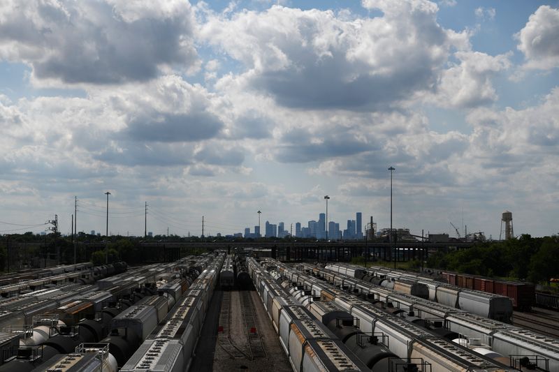 Top oil executives reckon with downturn even as Trump cheers them on